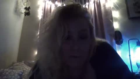 Snapshot of chaosangel33 chatting on February 22, 12:51 pm Ms. Behaving online show from February 22, 12:51 pm