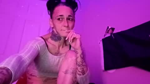 Snapshot of chaoticluvbug777 chatting on January 18, 12:20 pm chaoticluvbug777 online show from January 18, 12:20 pm