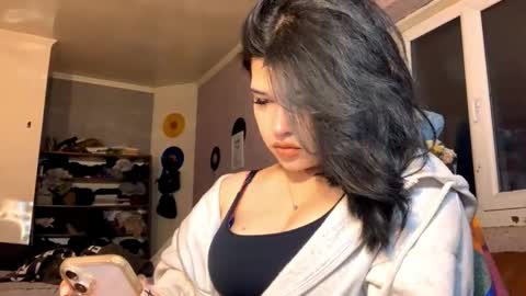 Lola online show from February 20, 3:45 pm