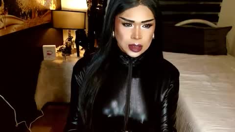 charismatic_apple online show from February 13, 6:48 pm