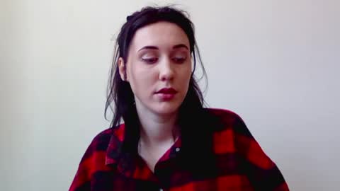 Emma online show from May 23, 9:02 am