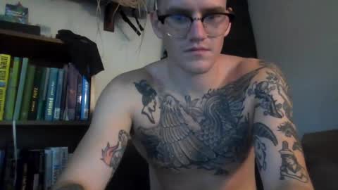 Snapshot of charlemagnesweatpants chatting on October 3, 8:28 pm charlemagnesweatpants online show from October 3, 8:28 pm