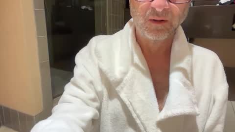 Snapshot of charles4002 chatting on January 10, 12:29 pm charles4002 online show from January 10, 12:29 pm