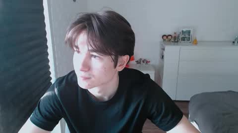 Snapshot of charleshanson69 chatting on October 10, 11:42 am charleshanson69 online show from October 10, 11:42 am