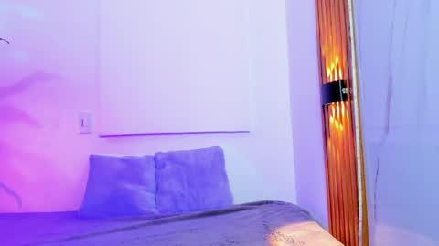 Snapshot of charleynova chatting on April 2, 11:30 am charleynova online show from April 2, 11:30 am