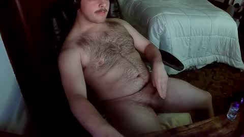 Snapshot of charlie7125 chatting on April 7, 5:41 am charlie7125 online show from April 7, 5:41 am