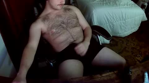 Snapshot of charlie7125 chatting on April 10, 6:18 am charlie7125 online show from April 10, 6:18 am