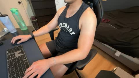 charliekkw online show from March 29, 7:25 pm