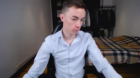 carlos reyes online show from March 6, 9:03 am