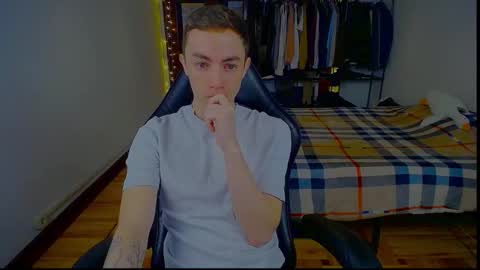 carlos reyes online show from March 4, 9:26 am