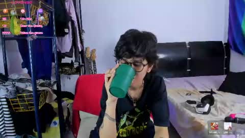 Snapshot of charlietaylorr__ chatting on June 15, 4:25 am Charlie online show from June 15, 4:25 am