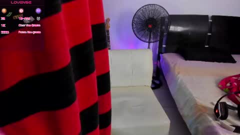 Snapshot of charlietaylorr__ chatting on June 17, 3:42 am Charlie online show from June 17, 3:42 am