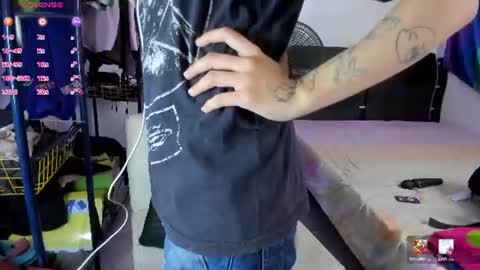 Snapshot of charlietaylorr__ chatting on June 20, 12:25 am Charlie online show from June 20, 12:25 am
