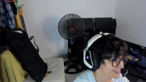 Snapshot of charlietaylorr__ chatting on July 31, 4:12 am Charlie online show from July 31, 4:12 am