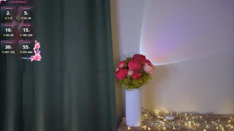 Yumi online show from May 11, 11:35 pm