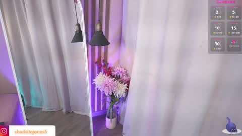 Snapshot of charloottee_1 chatting on December 16, 4:39 am Char 3 Lets go for the 100 Thumb-Up online show from December 16, 4:39 am