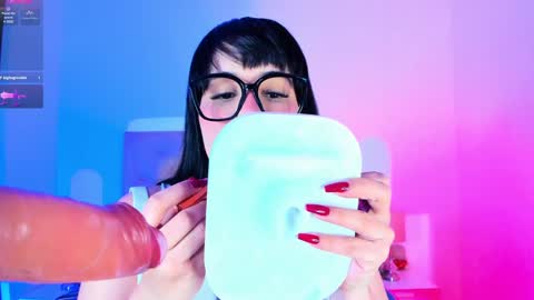 Snapshot of charlootteevans chatting on December 27, 10:26 pm Charloott Evans online show from December 27, 10:26 pm