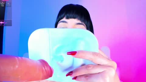 Snapshot of charlootteevans chatting on December 31, 10:45 pm Charloott Evans online show from December 31, 10:45 pm