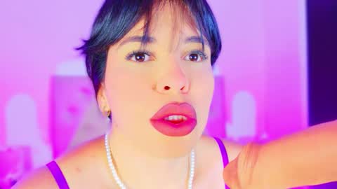 Snapshot of charlootteevans chatting on October 7, 7:22 pm Charloott Evans online show from October 7, 7:22 pm