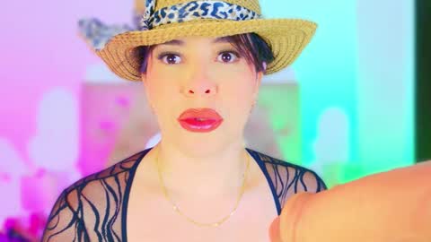 Snapshot of charlootteevans chatting on October 26, 10:36 pm Charloott Evans online show from October 26, 10:36 pm