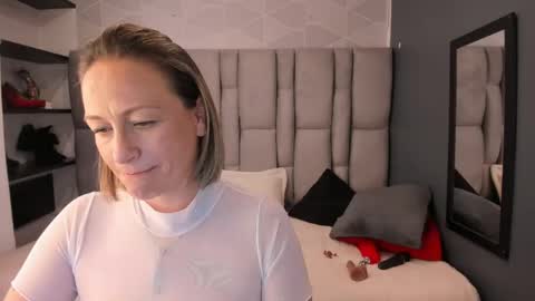 Charlot milf online show from April 30, 5:41 pm