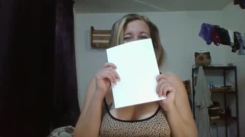 Snapshot of charlot_ponze chatting on December 27, 1:11 am charlott online show from December 27, 1:11 am