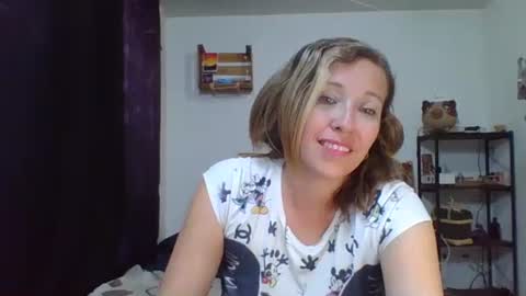 Snapshot of charlot_ponze chatting on January 14, 5:19 am charlott online show from January 14, 5:19 am