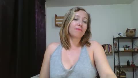 Snapshot of charlot_ponze chatting on February 11, 3:50 am charlott online show from February 11, 3:50 am