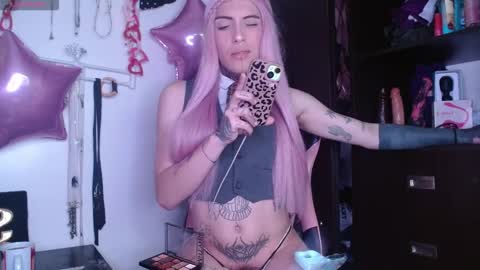 Snapshot of charlotbelucci_ chatting on March 7, 6:27 pm Ale punky online show from March 7, 6:27 pm