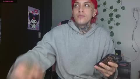 Snapshot of charlotbelucci_ chatting on March 31, 10:48 am Ale punky online show from March 31, 10:48 am