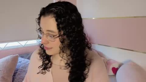 Snapshot of charlote__miller chatting on October 10, 11:42 am You honey online show from October 10, 11:42 am