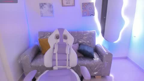    online show from October 15, 7:03 pm