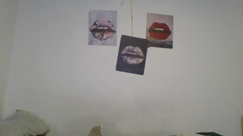 karinaa independent model online show from January 7, 12:03 am