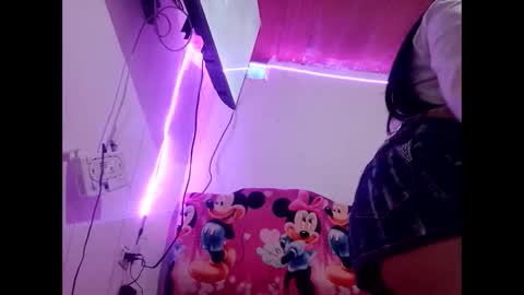 Snapshot of charlotte_023 chatting on October 15, 10:10 pm charlotte_023 online show from October 15, 10:10 pm