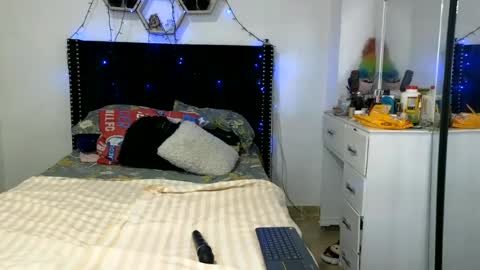 charlotte_027 online show from June 21, 3:31 am