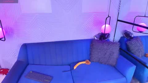 Snapshot of charlotte_2015 chatting on October 25, 11:07 am ambar online show from October 25, 11:07 am