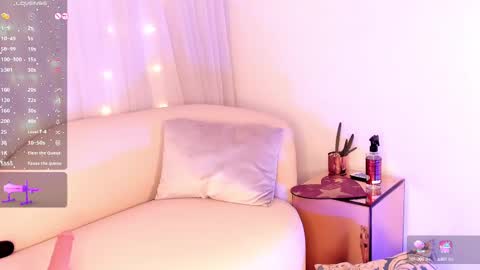 Snapshot of charlotte__08 chatting on February 19, 6:11 am Charlotte online show from February 19, 6:11 am