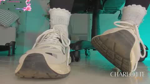 Snapshot of charlotte__grey chatting on February 17, 8:15 pm charlotte grey online show from February 17, 8:15 pm