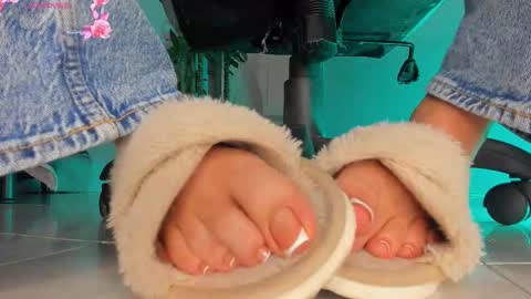 Snapshot of charlotte__grey chatting on February 18, 8:38 pm charlotte grey online show from February 18, 8:38 pm