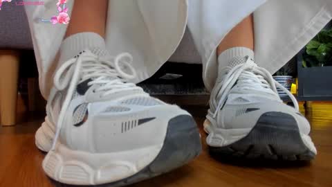 Snapshot of charlotte__grey chatting on February 21, 12:28 pm charlotte grey online show from February 21, 12:28 pm