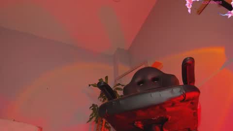 Snapshot of charlotte__grey chatting on March 23, 5:39 pm charlotte grey online show from March 23, 5:39 pm