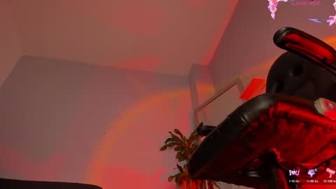 Snapshot of charlotte__grey chatting on April 2, 8:06 pm charlotte grey online show from April 2, 8:06 pm