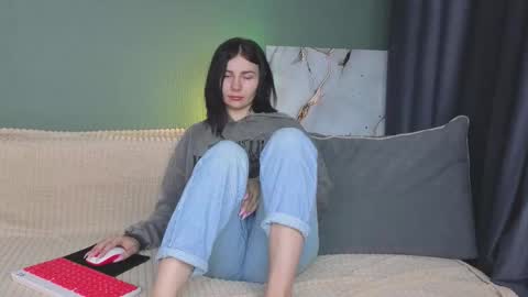 Charlotte online show from September 25, 4:27 am