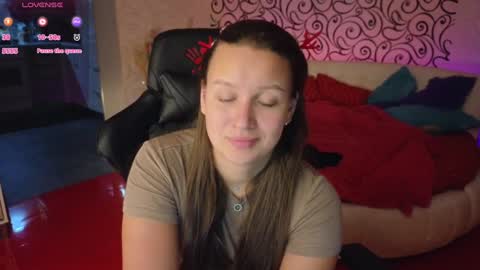 Snapshot of charlotte_ekman chatting on December 25, 4:00 pm Charlotte online show from December 25, 4:00 pm