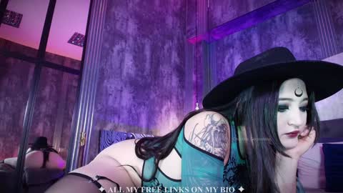 Charlotte online show from October 24, 5:09 pm