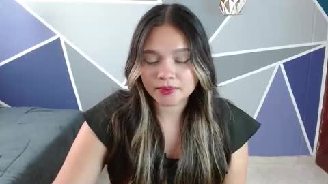 Snapshot of charlotte_greyx chatting on October 19, 5:46 pm Charlotte online show from October 19, 5:46 pm