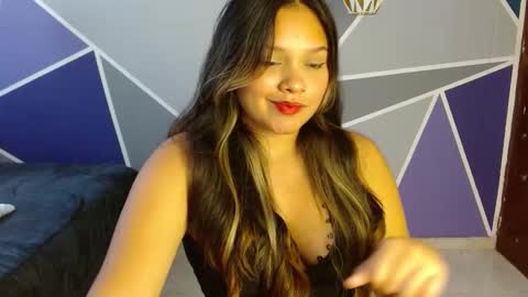 Snapshot of charlotte_greyx chatting on October 23, 7:23 pm Charlotte online show from October 23, 7:23 pm