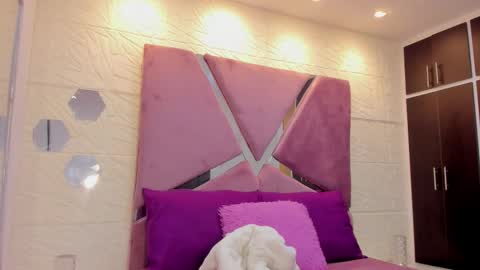 Charlotte Icee online show from November 27, 4:42 pm