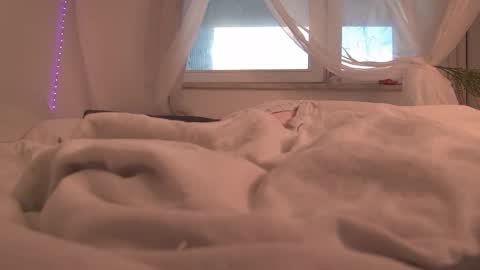 Snapshot of charlotte_kelly chatting on September 12, 4:51 pm Charlotte online show from September 12, 4:51 pm