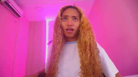 Snapshot of charlotte_love10 chatting on October 24, 11:39 am CHARLOTTE online show from October 24, 11:39 am